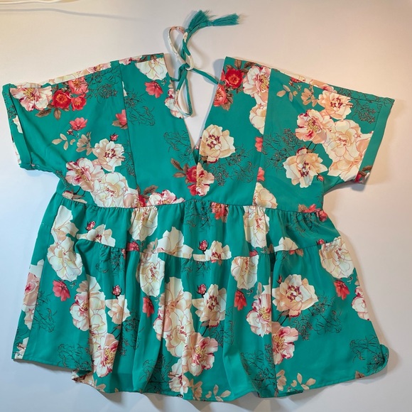 Entro Women’s Emerald Green Floral Blouse Sz L Short Sleeve Deep V Flowy Top - Picture 4 of 8